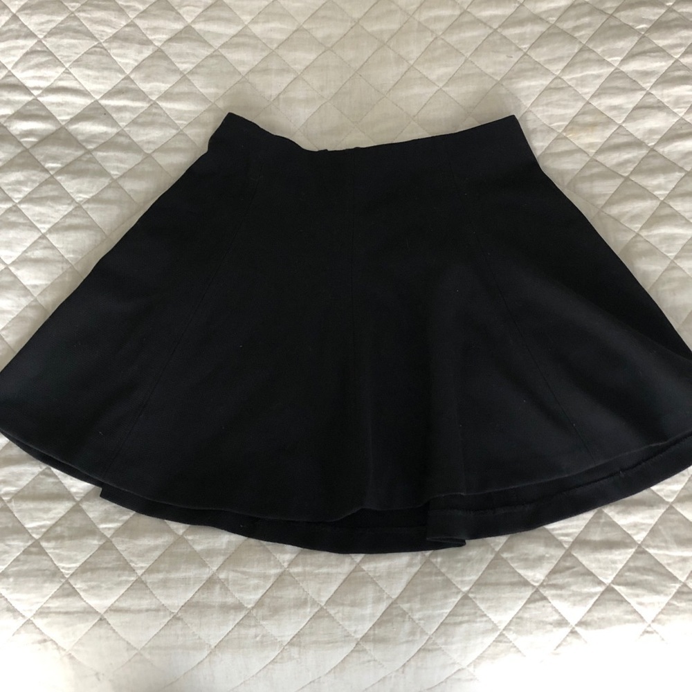 Black Flair Skirt Size 4 - Picture 3 of 7